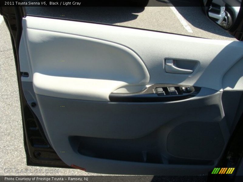 Black / Light Gray 2011 Toyota Sienna V6