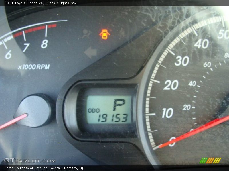 Black / Light Gray 2011 Toyota Sienna V6