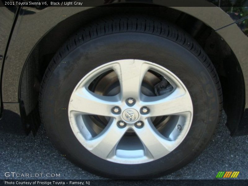 Black / Light Gray 2011 Toyota Sienna V6
