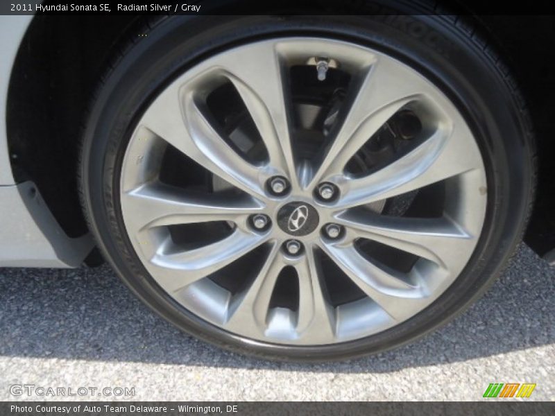 Radiant Silver / Gray 2011 Hyundai Sonata SE
