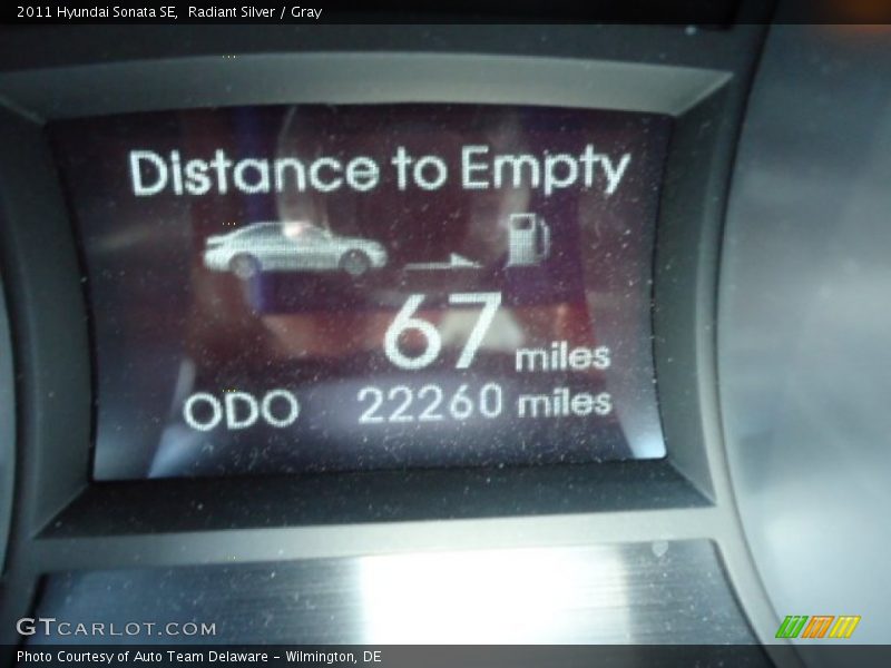 Radiant Silver / Gray 2011 Hyundai Sonata SE