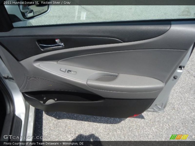 Radiant Silver / Gray 2011 Hyundai Sonata SE