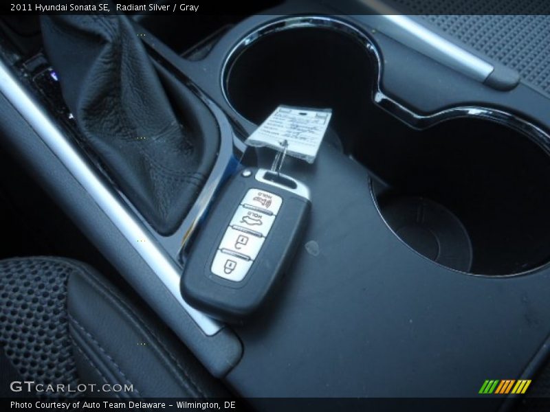 Radiant Silver / Gray 2011 Hyundai Sonata SE