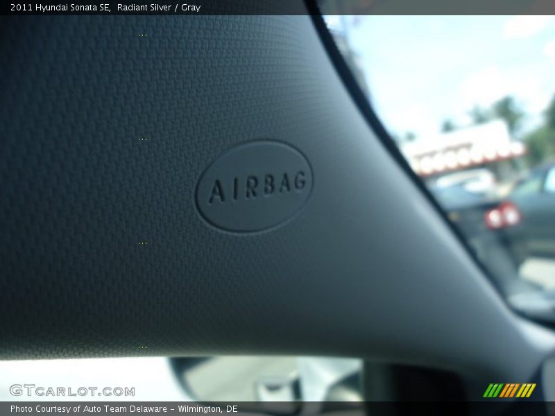 Radiant Silver / Gray 2011 Hyundai Sonata SE