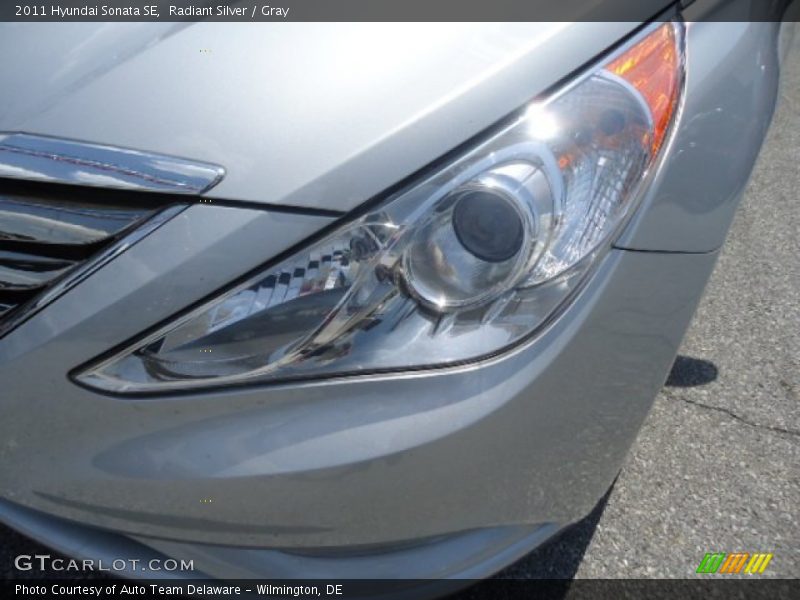 Radiant Silver / Gray 2011 Hyundai Sonata SE