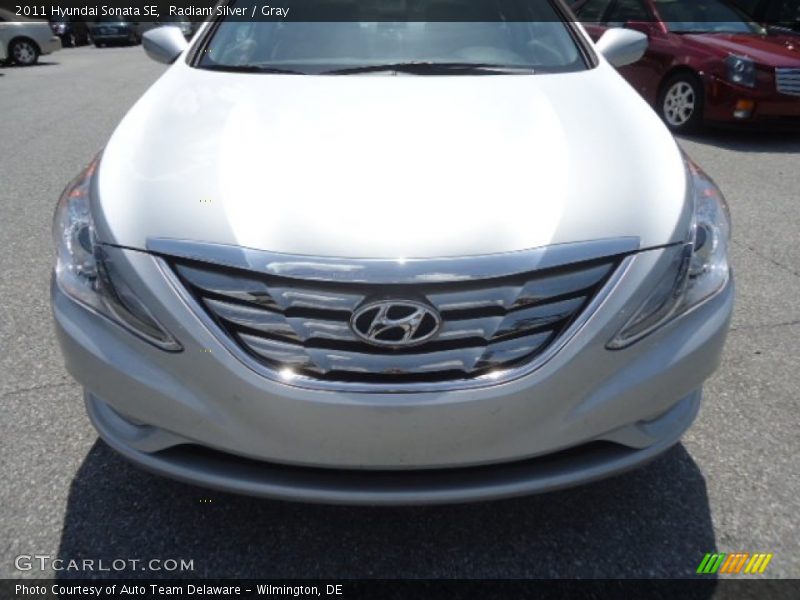Radiant Silver / Gray 2011 Hyundai Sonata SE