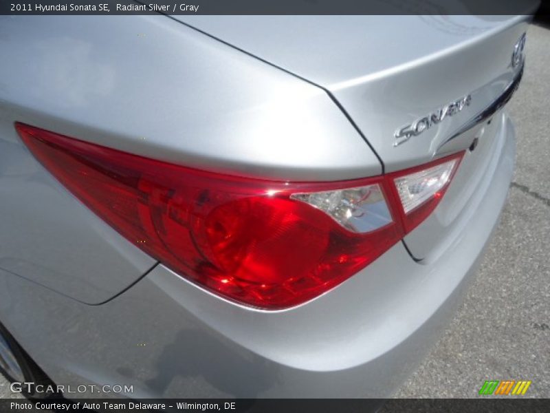 Radiant Silver / Gray 2011 Hyundai Sonata SE