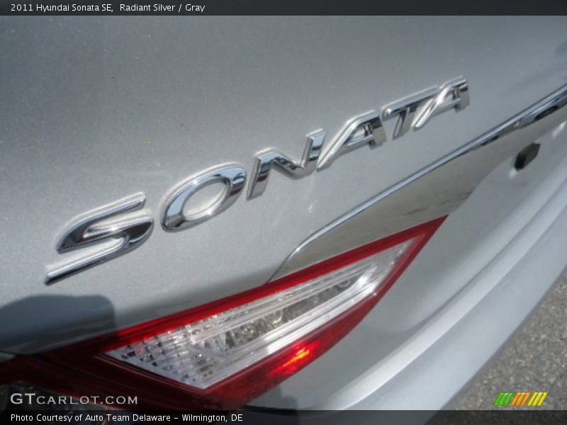 Radiant Silver / Gray 2011 Hyundai Sonata SE