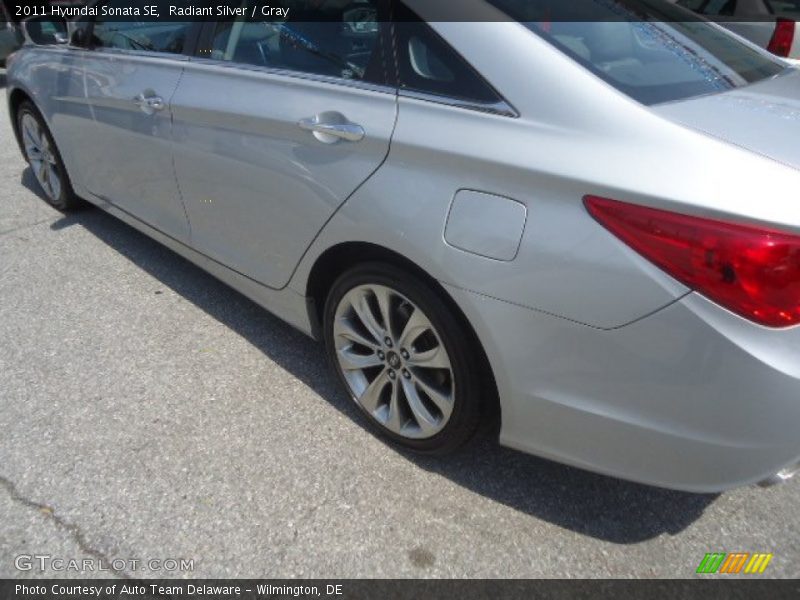 Radiant Silver / Gray 2011 Hyundai Sonata SE