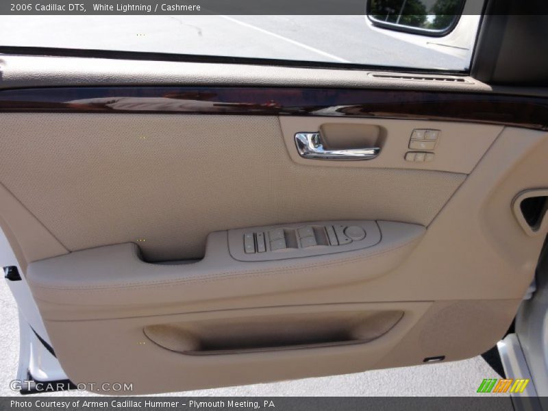 White Lightning / Cashmere 2006 Cadillac DTS