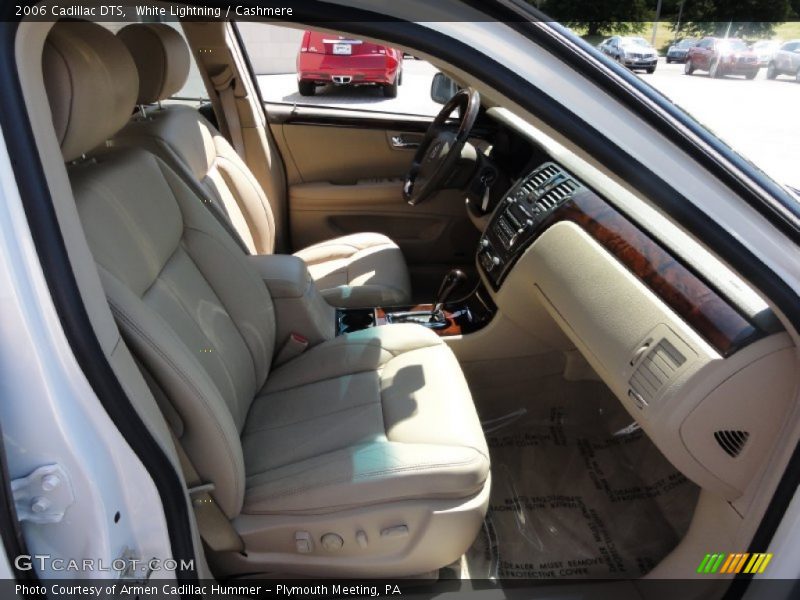 White Lightning / Cashmere 2006 Cadillac DTS