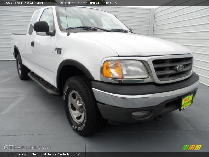 Oxford White / Medium Graphite Grey 2003 Ford F150 XL SuperCab 4x4