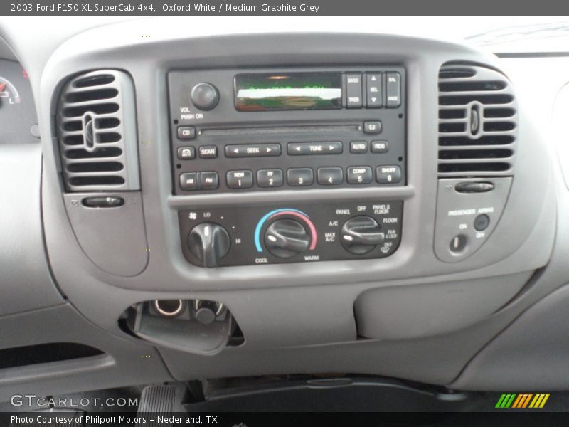 Oxford White / Medium Graphite Grey 2003 Ford F150 XL SuperCab 4x4