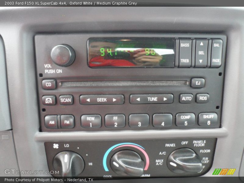 Oxford White / Medium Graphite Grey 2003 Ford F150 XL SuperCab 4x4
