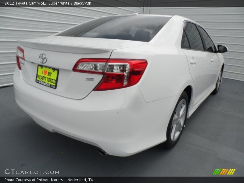 Super White / Black/Ash 2012 Toyota Camry SE