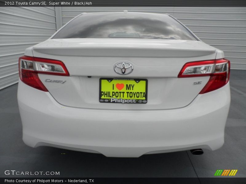 Super White / Black/Ash 2012 Toyota Camry SE