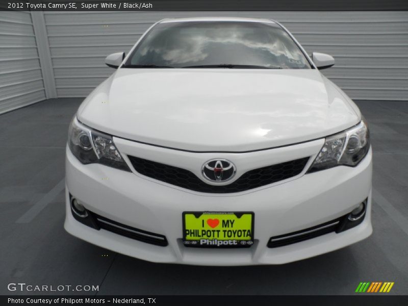 Super White / Black/Ash 2012 Toyota Camry SE