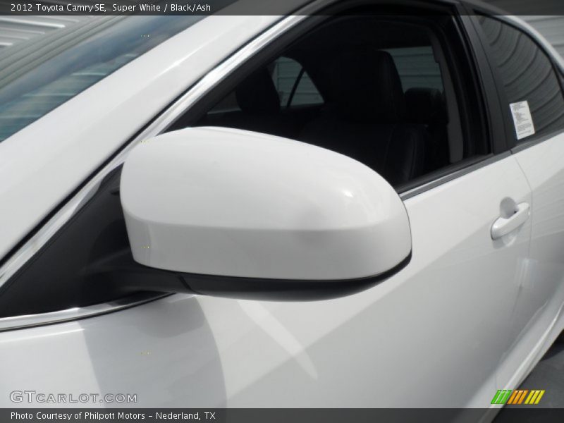Super White / Black/Ash 2012 Toyota Camry SE