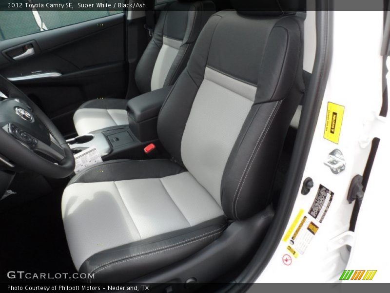 Super White / Black/Ash 2012 Toyota Camry SE