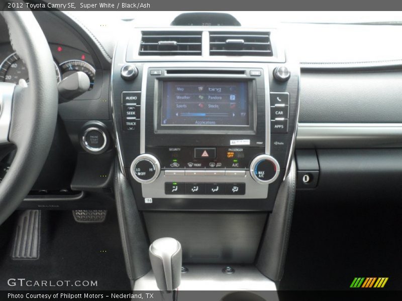 Super White / Black/Ash 2012 Toyota Camry SE