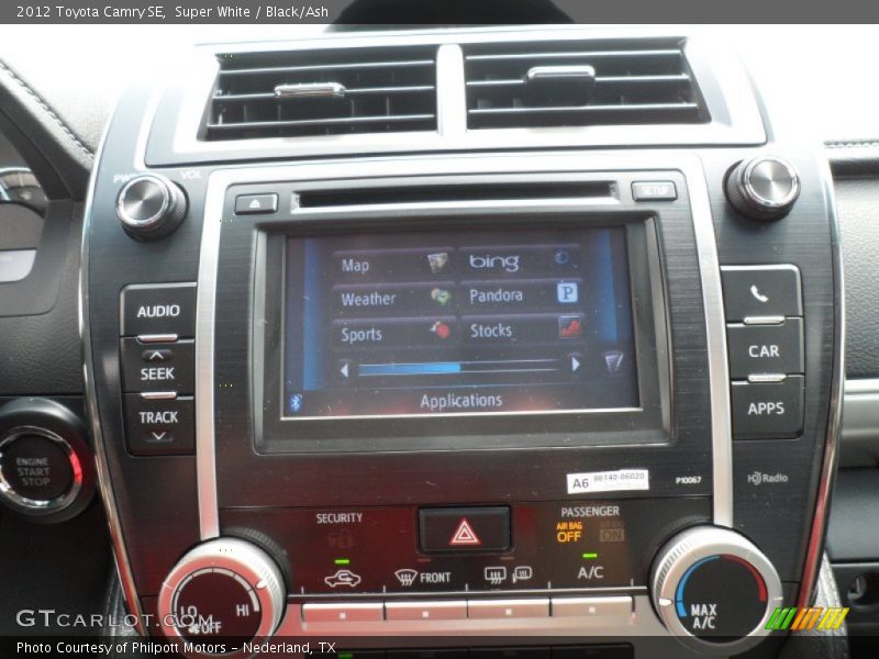 Super White / Black/Ash 2012 Toyota Camry SE
