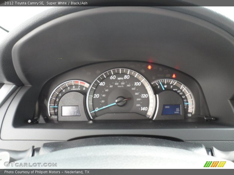 Super White / Black/Ash 2012 Toyota Camry SE