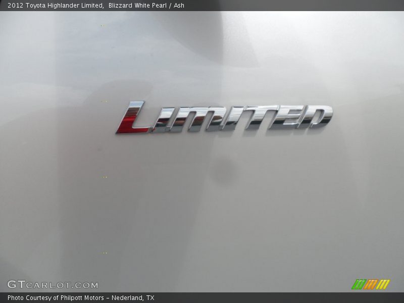 Blizzard White Pearl / Ash 2012 Toyota Highlander Limited