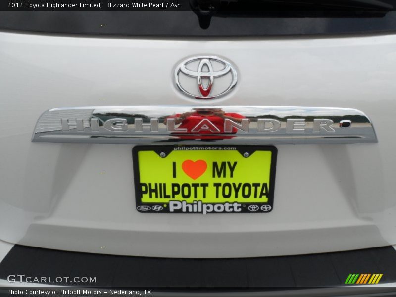 Blizzard White Pearl / Ash 2012 Toyota Highlander Limited