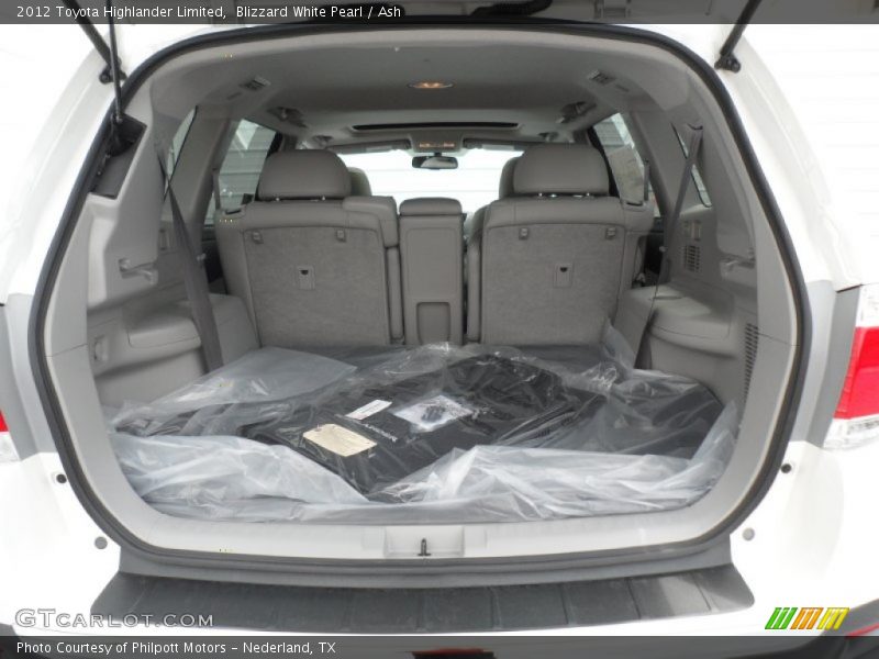 Blizzard White Pearl / Ash 2012 Toyota Highlander Limited