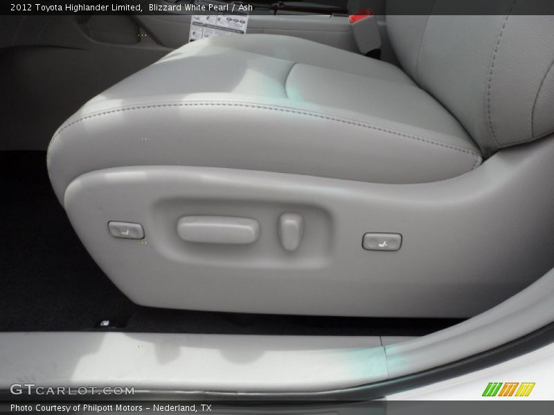 Blizzard White Pearl / Ash 2012 Toyota Highlander Limited