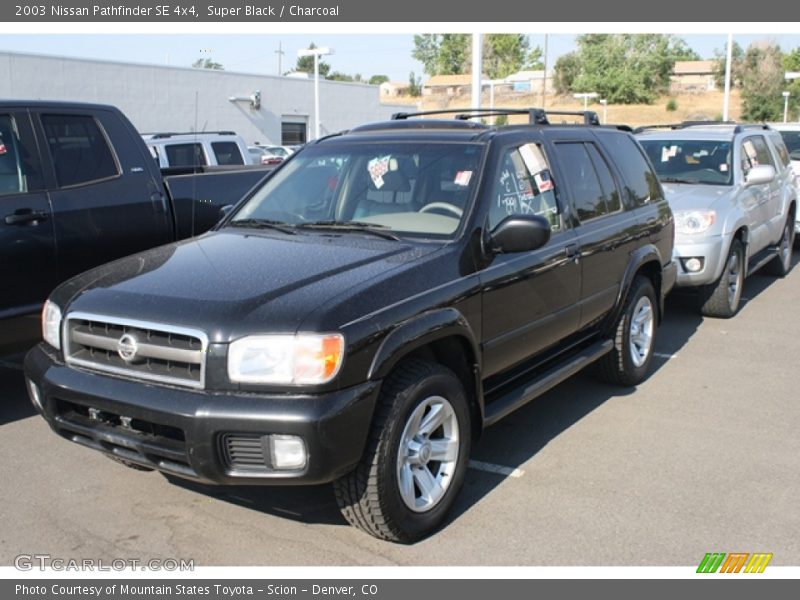 Super Black / Charcoal 2003 Nissan Pathfinder SE 4x4