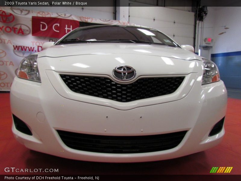 Polar White / Bisque 2009 Toyota Yaris Sedan