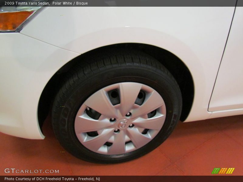 Polar White / Bisque 2009 Toyota Yaris Sedan