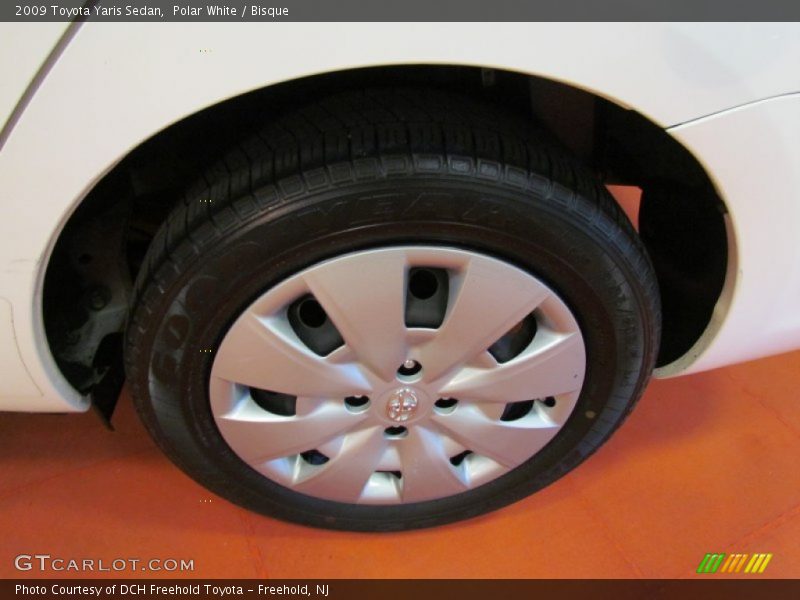 Polar White / Bisque 2009 Toyota Yaris Sedan