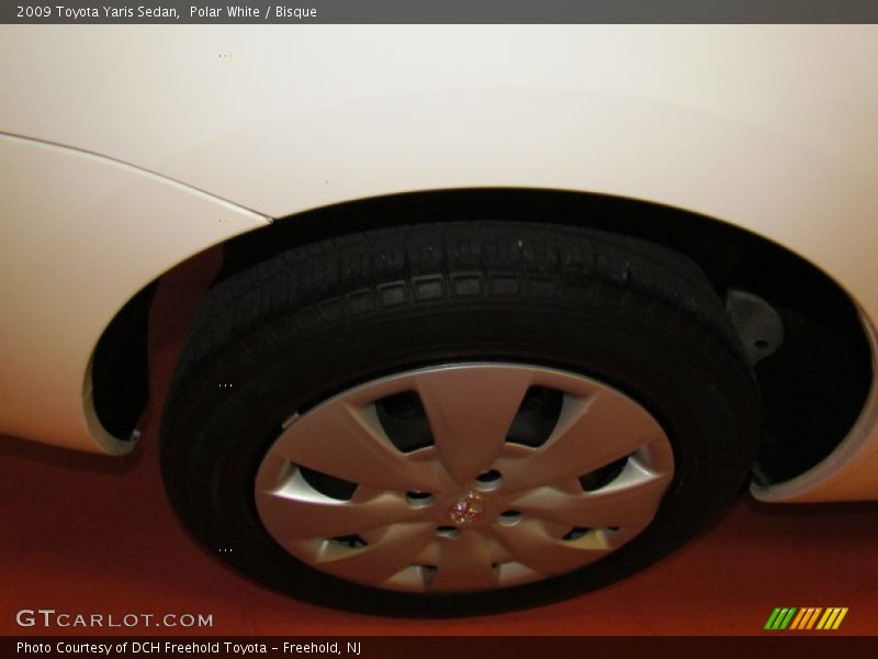Polar White / Bisque 2009 Toyota Yaris Sedan