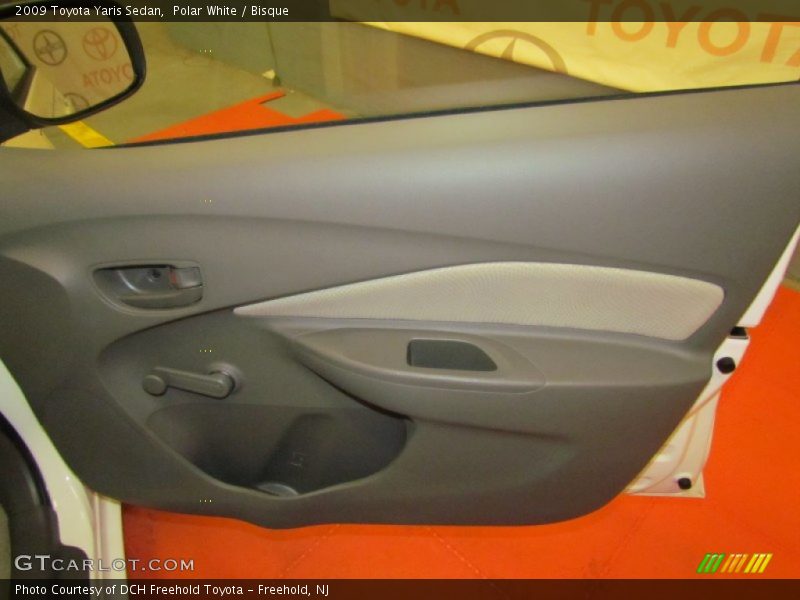 Polar White / Bisque 2009 Toyota Yaris Sedan