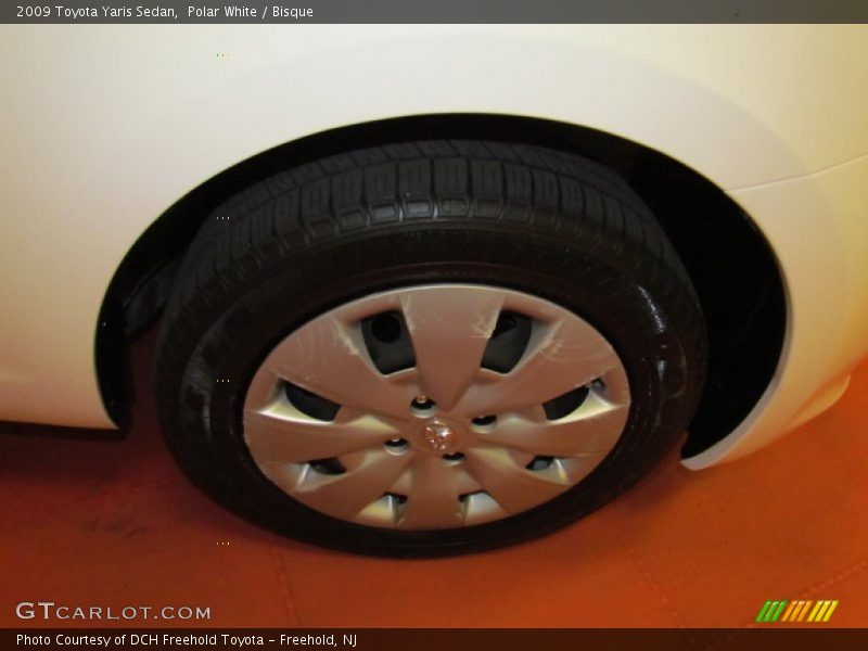 Polar White / Bisque 2009 Toyota Yaris Sedan