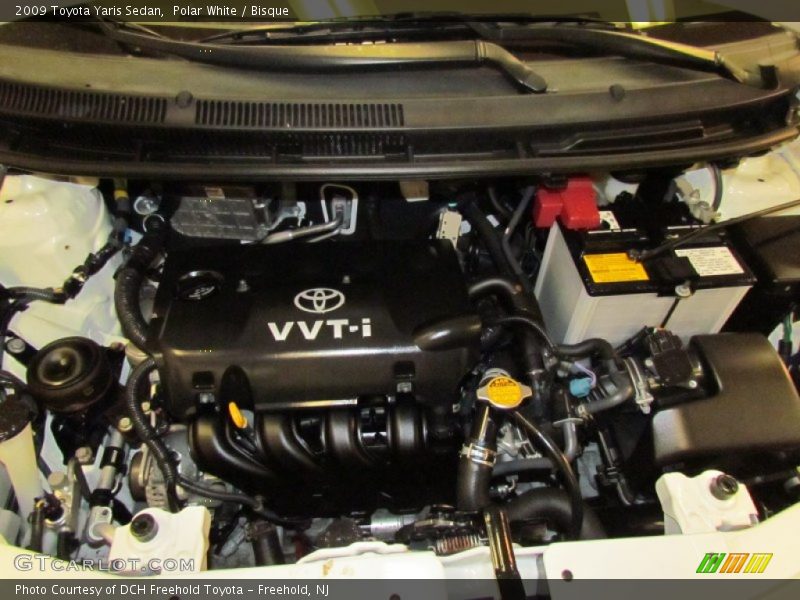 Polar White / Bisque 2009 Toyota Yaris Sedan