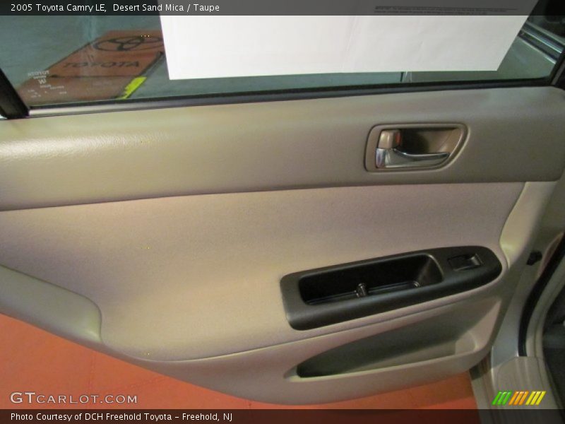 Desert Sand Mica / Taupe 2005 Toyota Camry LE