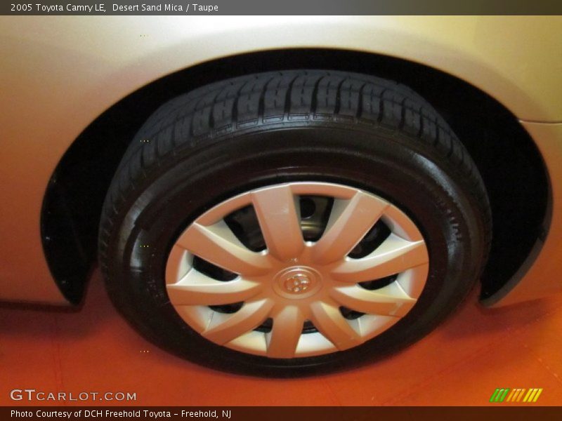 Desert Sand Mica / Taupe 2005 Toyota Camry LE