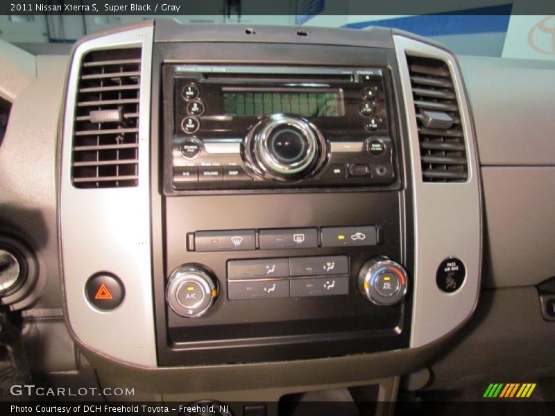 Super Black / Gray 2011 Nissan Xterra S