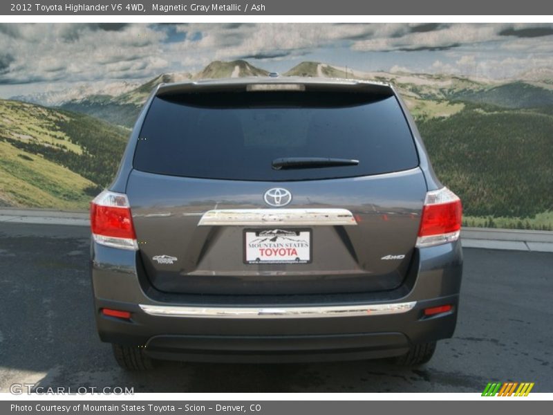 Magnetic Gray Metallic / Ash 2012 Toyota Highlander V6 4WD