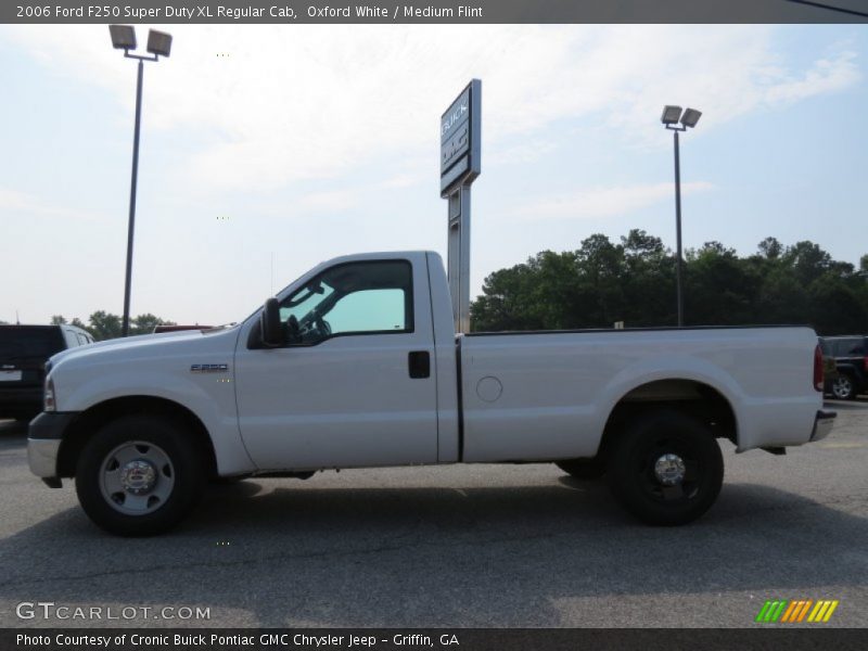 Oxford White / Medium Flint 2006 Ford F250 Super Duty XL Regular Cab