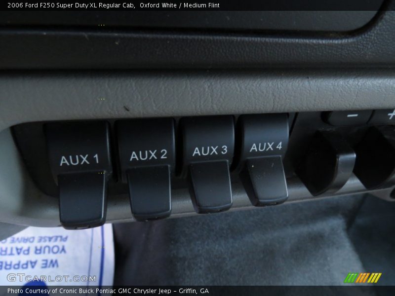 Controls of 2006 F250 Super Duty XL Regular Cab