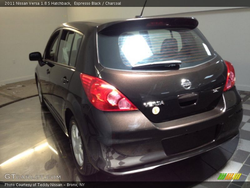 Espresso Black / Charcoal 2011 Nissan Versa 1.8 S Hatchback