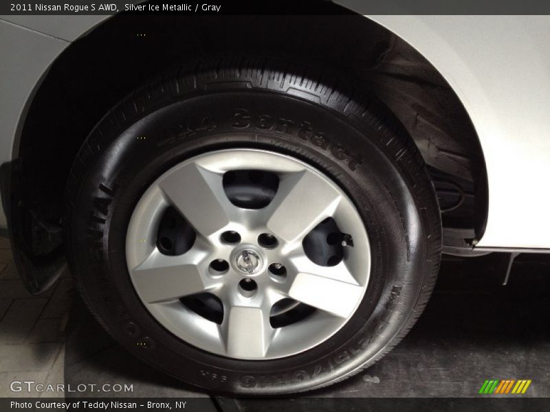 Silver Ice Metallic / Gray 2011 Nissan Rogue S AWD
