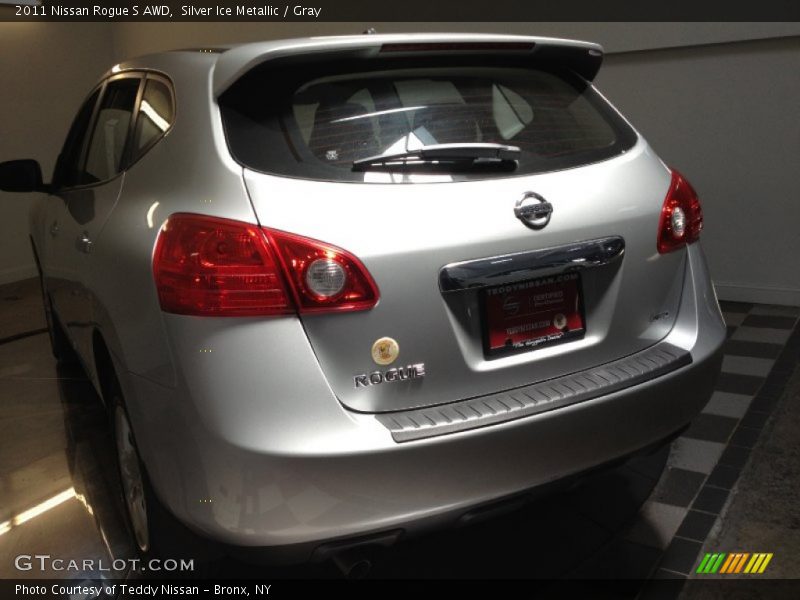 Silver Ice Metallic / Gray 2011 Nissan Rogue S AWD