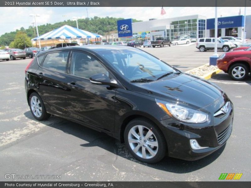 Ultra Black / Black 2013 Hyundai Accent SE 5 Door