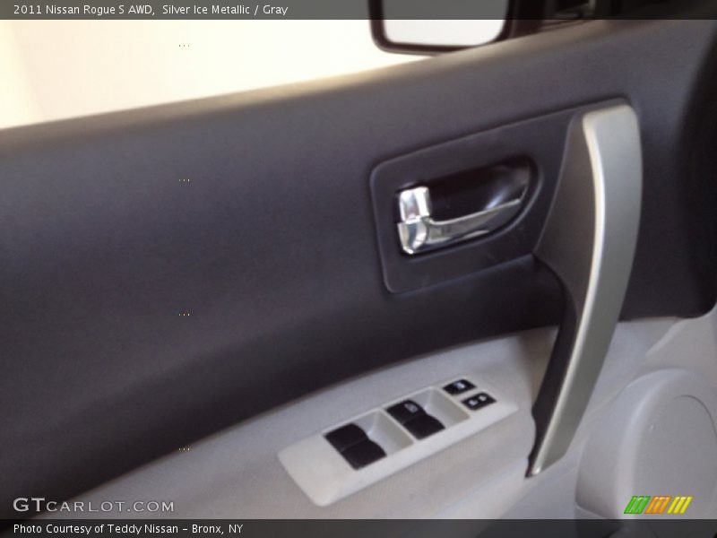 Silver Ice Metallic / Gray 2011 Nissan Rogue S AWD