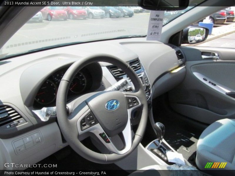 Ultra Black / Gray 2013 Hyundai Accent SE 5 Door